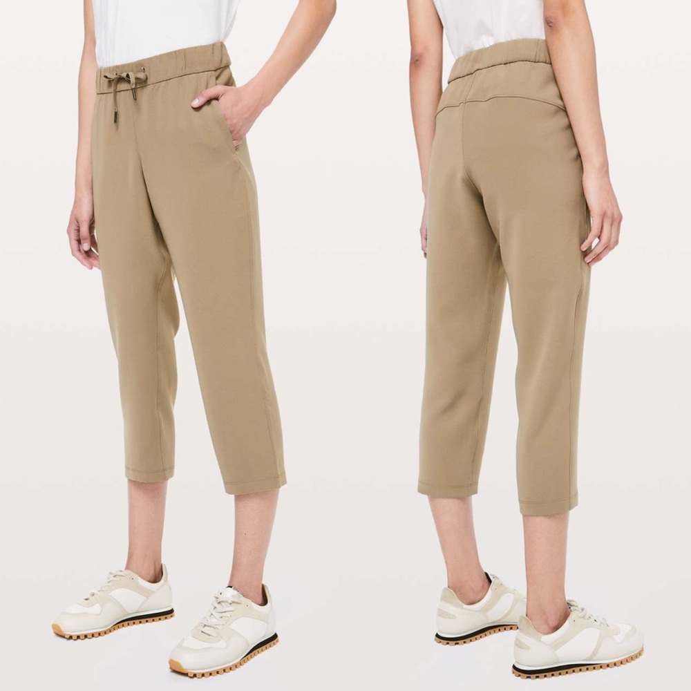 Lululemon On the Fly Crop *Woven 23" in Frontier Tan
